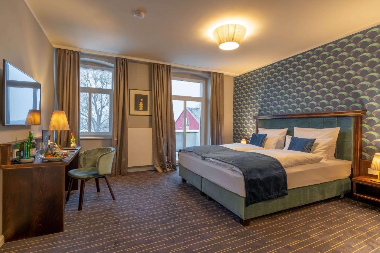 Logis Hotel Quartier 5, Saechsische Schweiz, Mit Restaurant, Cafe & Bar クロルト・ゴーリッシュ エクステリア 写真