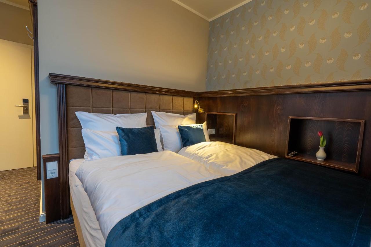 Logis Hotel Quartier 5, Saechsische Schweiz, Mit Restaurant, Cafe & Bar クロルト・ゴーリッシュ エクステリア 写真
