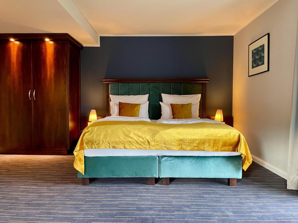 Logis Hotel Quartier 5, Saechsische Schweiz, Mit Restaurant, Cafe & Bar クロルト・ゴーリッシュ エクステリア 写真