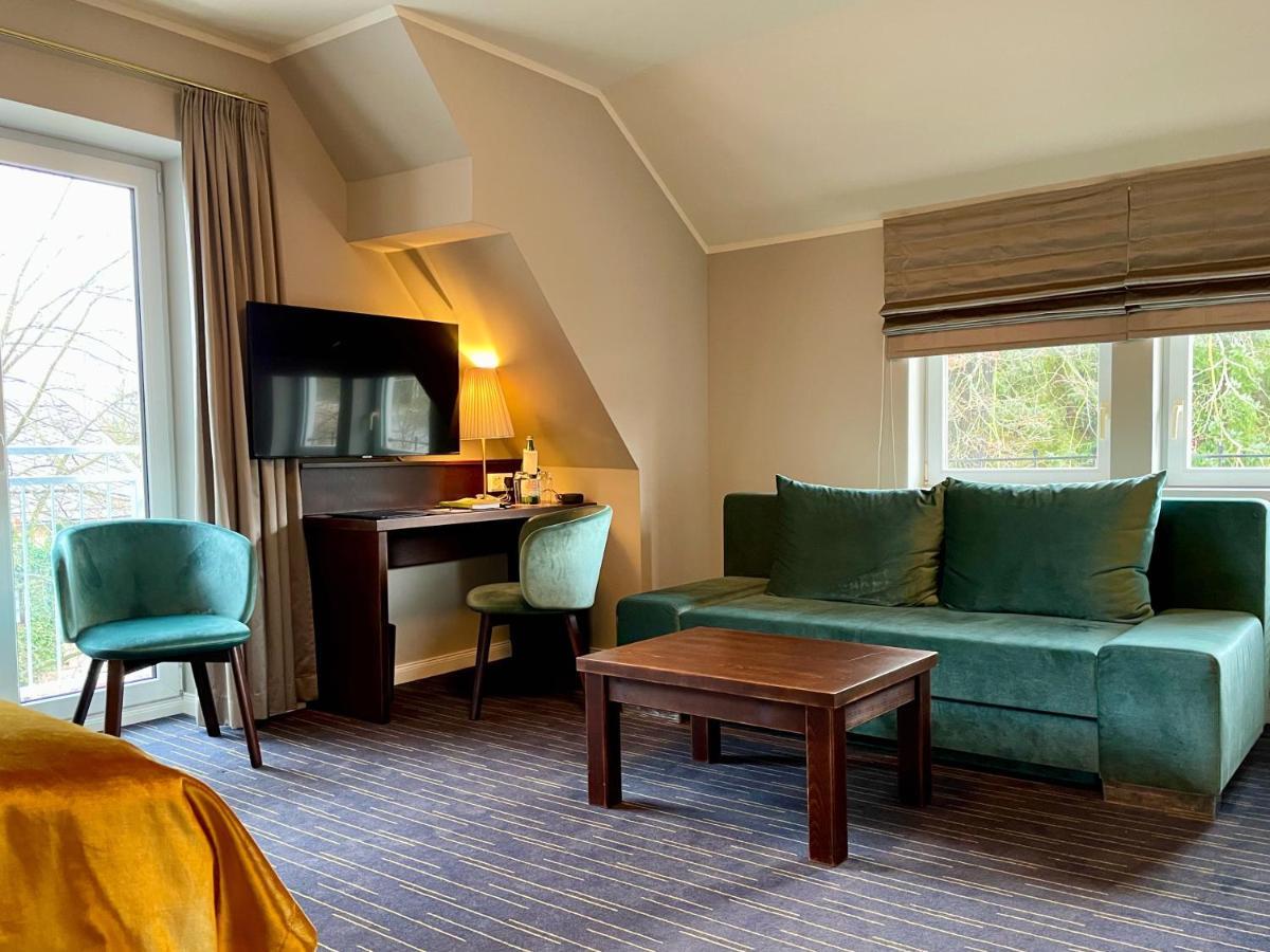Logis Hotel Quartier 5, Saechsische Schweiz, Mit Restaurant, Cafe & Bar クロルト・ゴーリッシュ エクステリア 写真