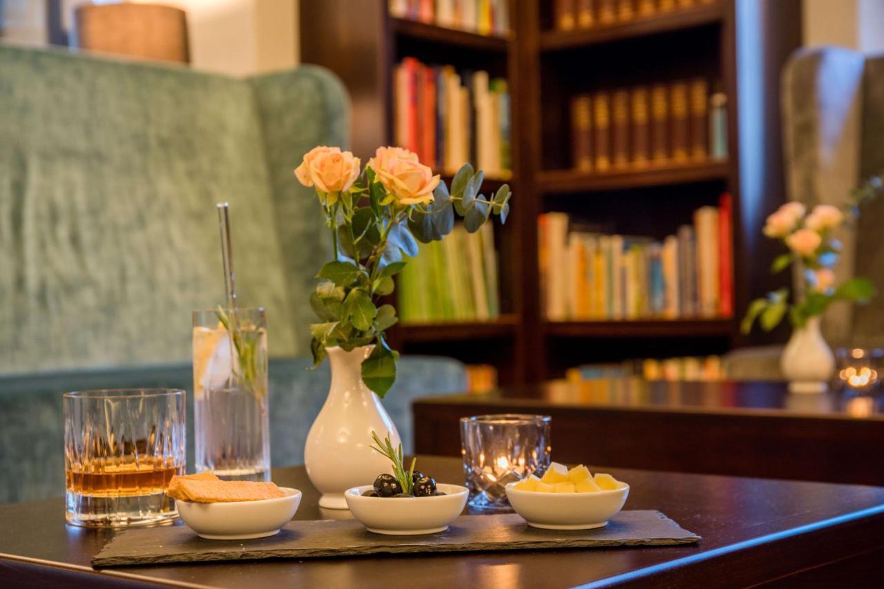 Logis Hotel Quartier 5, Saechsische Schweiz, Mit Restaurant, Cafe & Bar クロルト・ゴーリッシュ エクステリア 写真