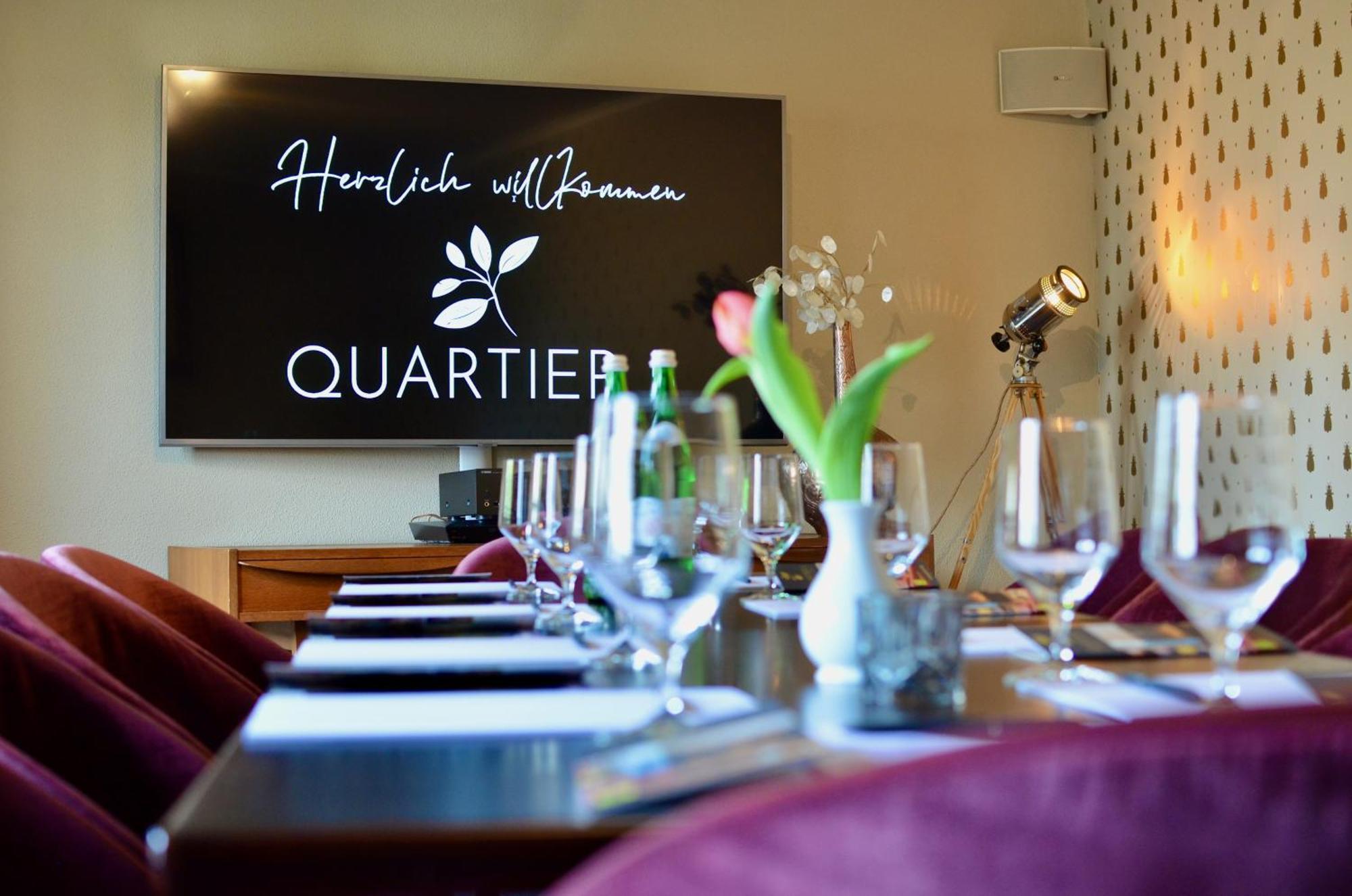 Logis Hotel Quartier 5, Saechsische Schweiz, Mit Restaurant, Cafe & Bar クロルト・ゴーリッシュ エクステリア 写真